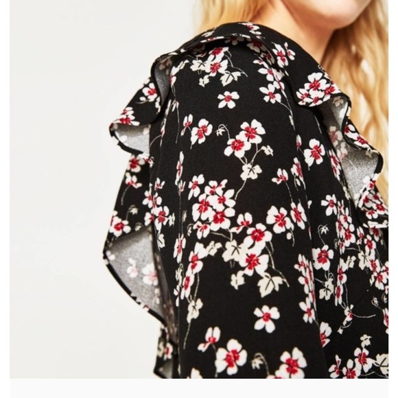 Cute Zara Crop Top XL Cherry Blossom from Zara's Trafaluc Collection Blouse - Picture 1 of 11